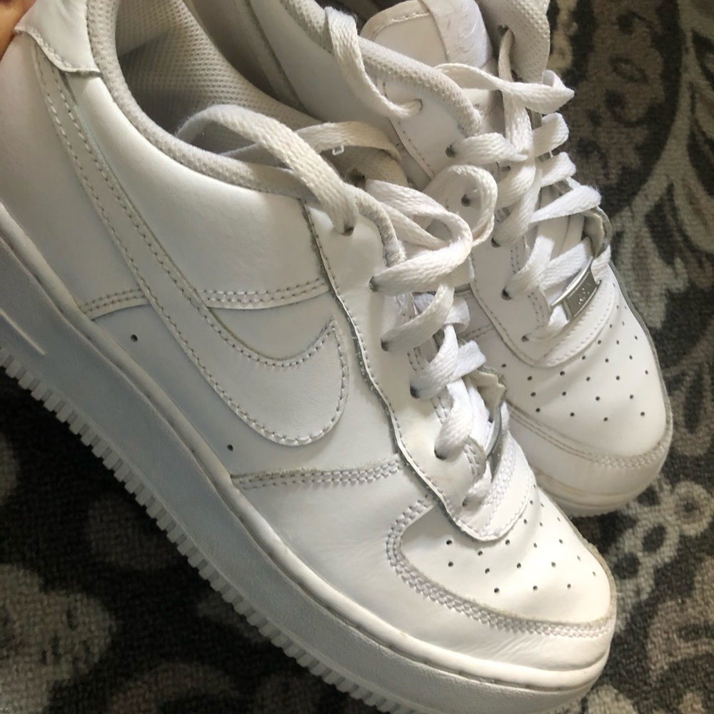 white nike air forces